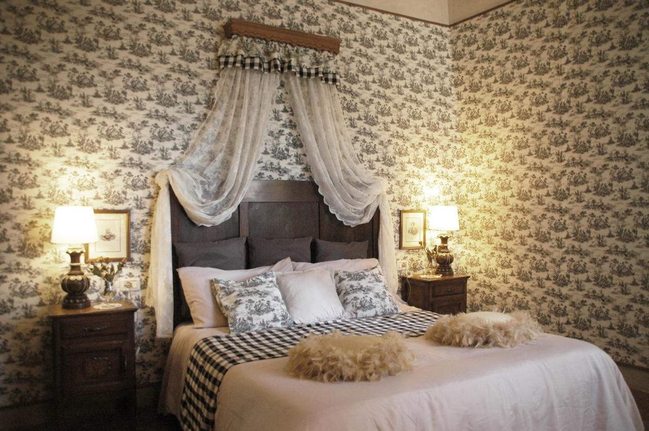 Suite Romantica Con Giardino In Dimora Storica - Camera E Appartamento - B&B Palazzo Robicci Castiglion Fiorentino Exterior photo